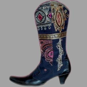 Curled toe cowboy boots deals