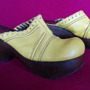 70s clogs yellow clogs seventies clogs 70s shoes platform clogs bubbled toe faux wooden platform sole chunky 70s platform clogs EU40 UK7 US9