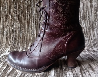 Brown lace up boots granny boots Victorian boots steampunk boots gothic boots floral laced boots spool heels Louis heel boots EU40 UK6.5 US9