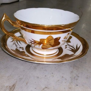 1796 Collingwoods Bone China Tea cup / Gold Flowers