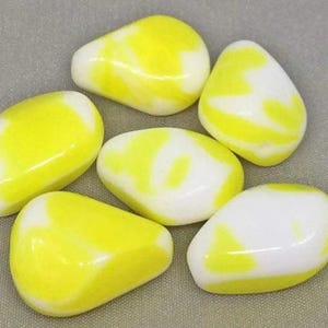 6 vintage witgele Duitse glaskralen
