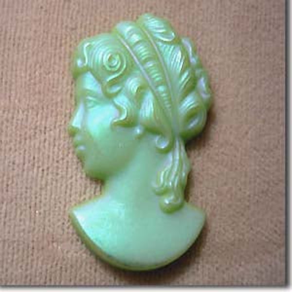 1 Vintage Green Cameo Glass Cabochon #8177