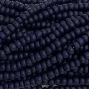 1 Madeja de cuentas de semillas de vidrio checo azul marino oscuro mate