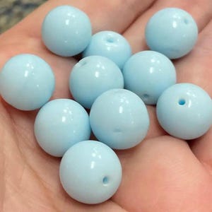 10 Vintage Blue Powder Round Glass Beads
