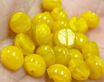 50 vintage gula spikhuvudglaspärlor
