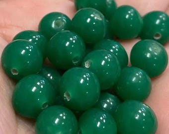 25 cuentas redondas de vidrio japonesas vintage de color verde cremoso