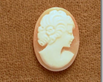 1 Vintage Genuine Shell Cameo #5045