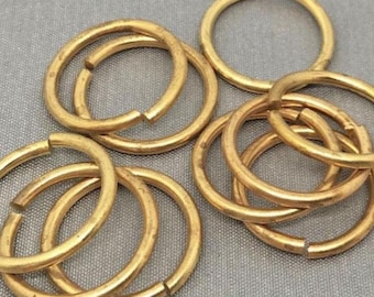 10 Vintage Large Brass Jump Rings