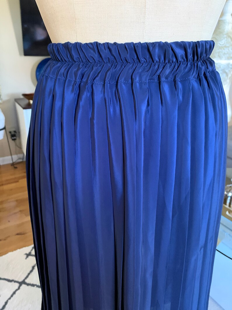 1970\u2019s Blue Pleated Skirt