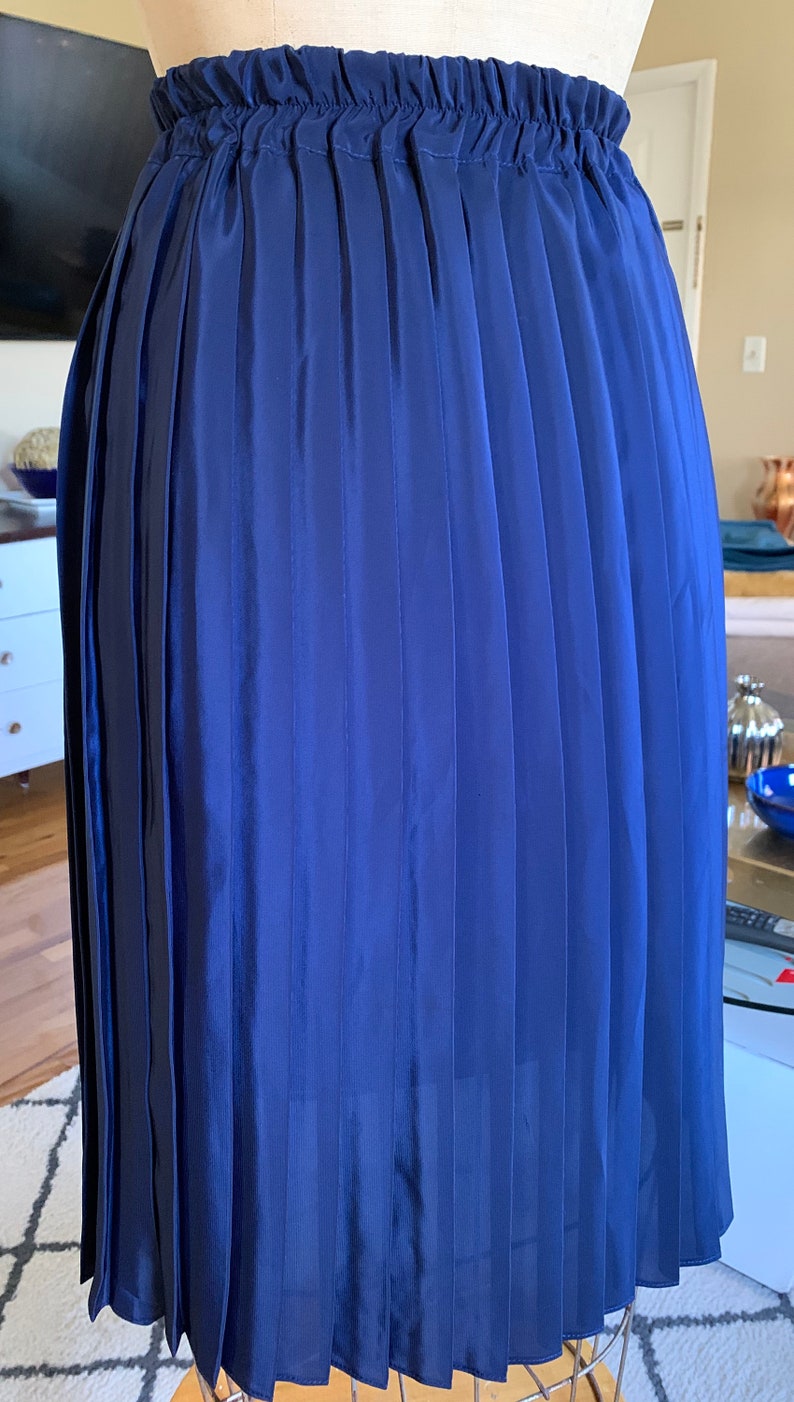 1970\u2019s Blue Pleated Skirt