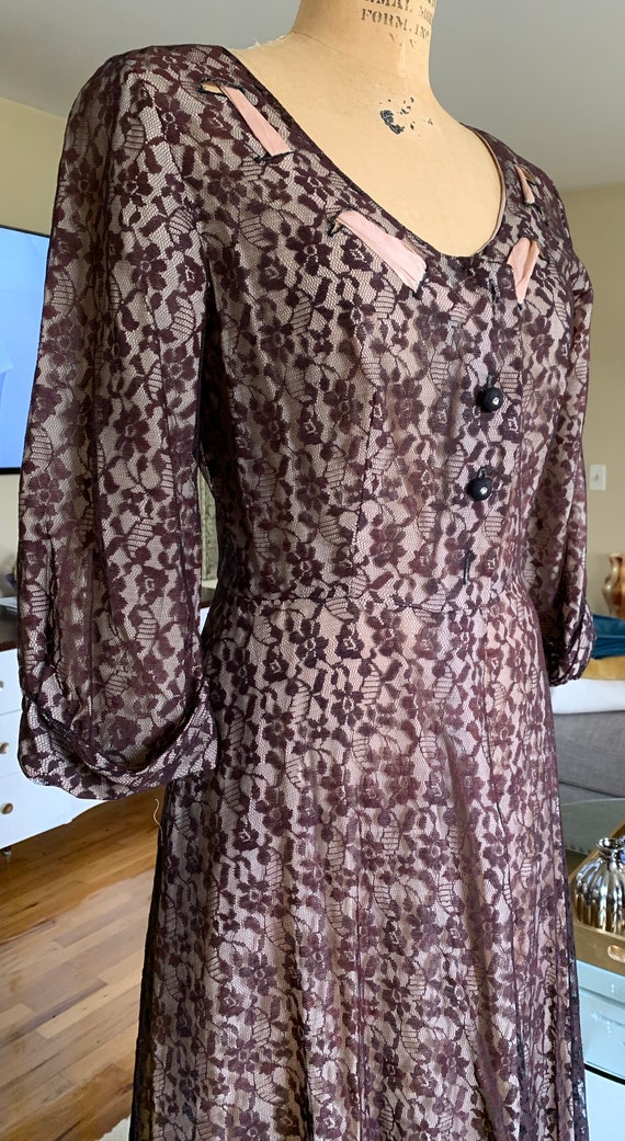 1950’s Brown Lace Dress w Ribbon Detail - image 3