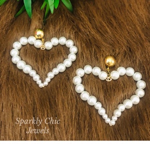 White Pearl Heart Earrings, Bridesmaid Earrings, Wedding, Jewelry, chic jewelry, Earrings, Statement Earrings, pearl Earrings