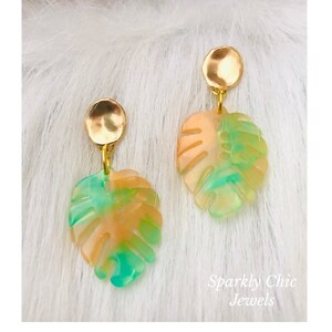 Palm Leaf Acrylic Earrings, Acrylic Earrings, acetate earrings, leaf earrings, green earrings, fashion earrings, retro earring