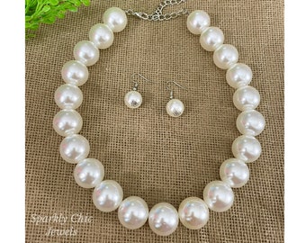 Pearl Chunky Necklace, beaded necklace, pearl necklace, chunky necklace, necklace for women, gift for her, white cream pearl necklace