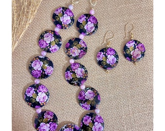 Collana di fiori viola, collana viola, collana di dichiarazione, collana per donne, collana di perline, regalo per lei, lilla