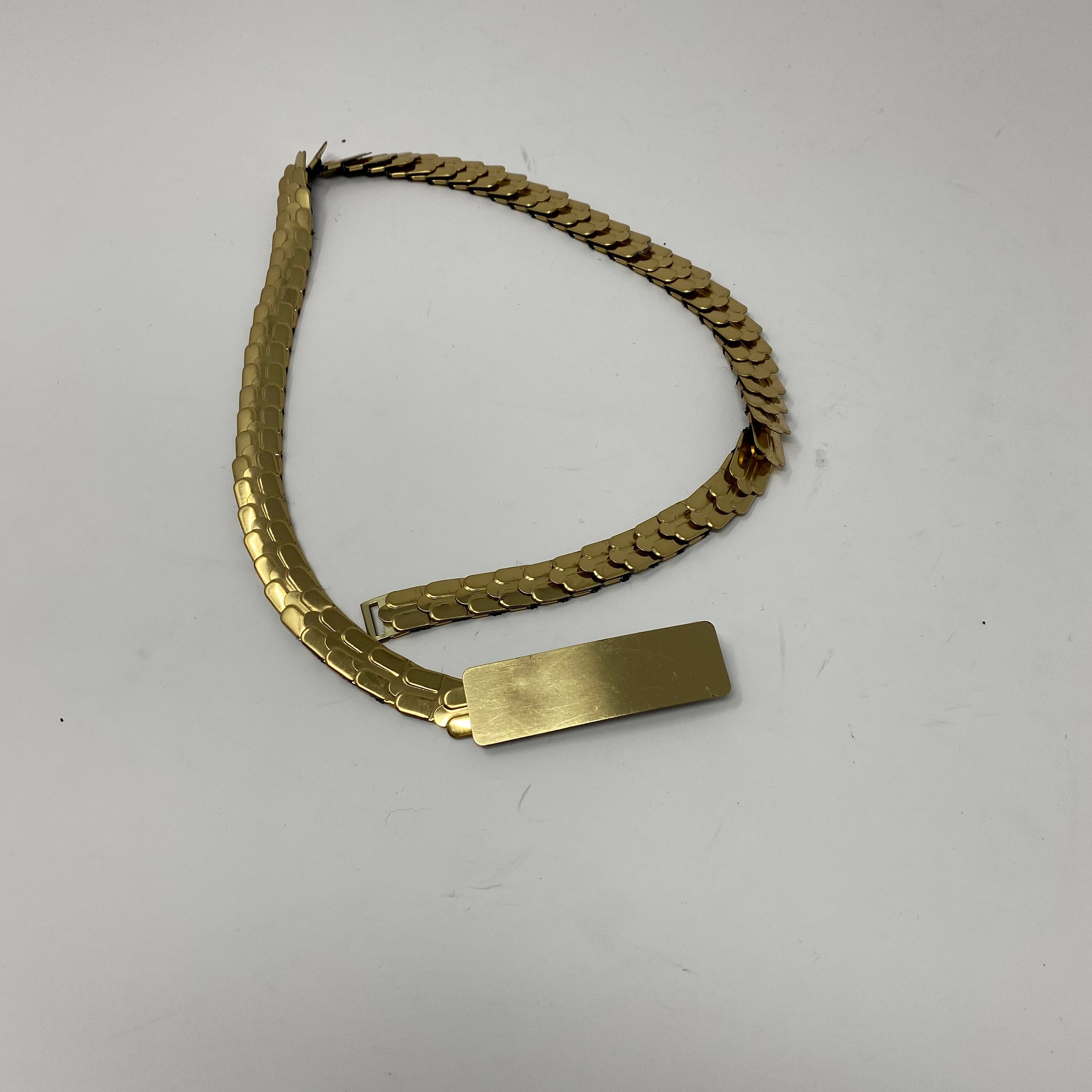 Unbranded Gold Metal Scalloped Stretch Skinny Belt 30