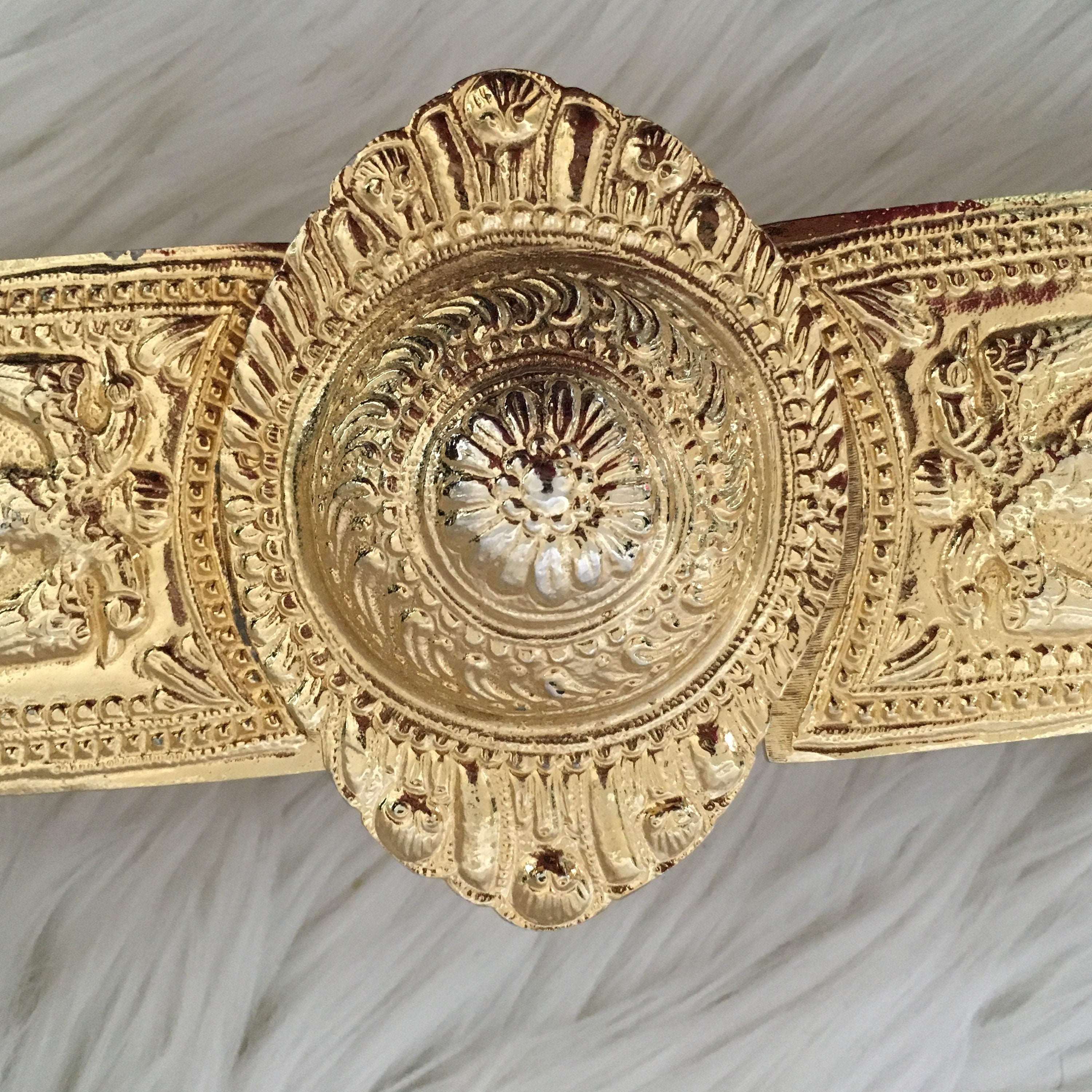 Judith Leiber Stretch Medallion Belt - Size Small / Medium  display picture 3
