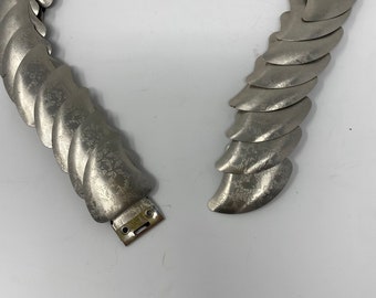 Unbranded Silver Metal Scalloped Stretch Belt 24 display picture 1