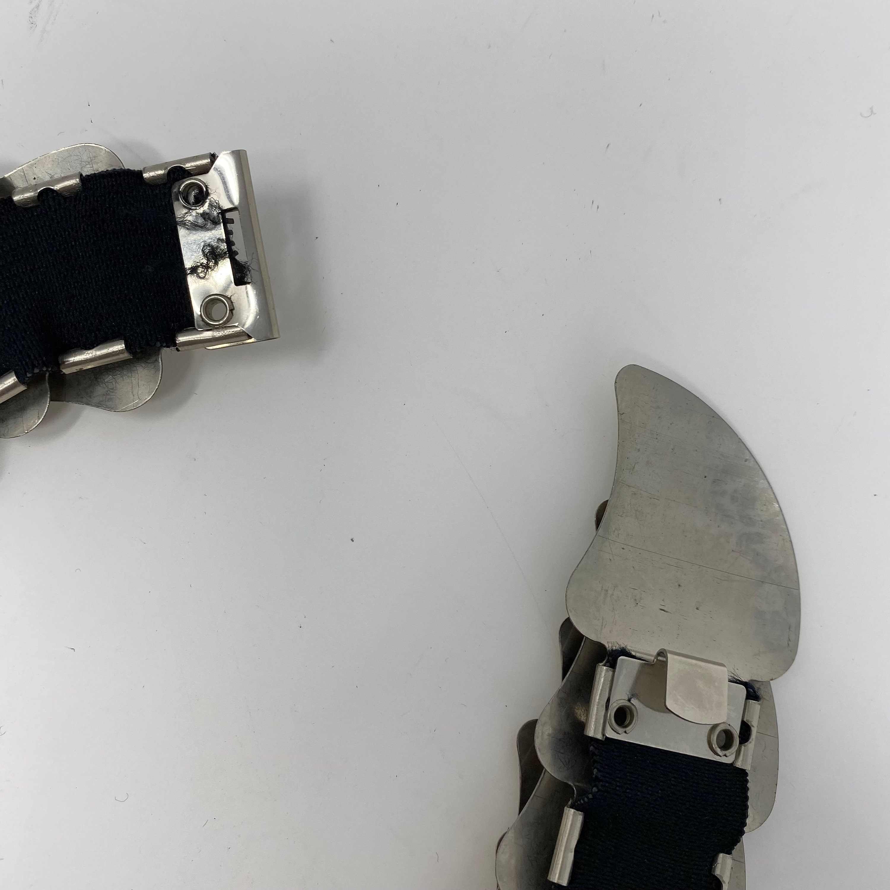 Hammered Metal Link Stretch Belt Silver Tone Hammered Buckle Stretch Belt – Ashley Stewart main image 2