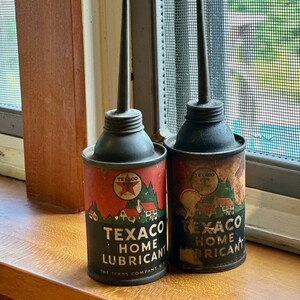 TWO Texaco Handy Oiler oil cans, The TEXAS COMPANY Home Lubricant, Antique Oil Can