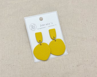 Organic round clay statement earrings in HONEY YELLOW | spring collection 2024 | with stainless steel (stainless steel) stud earrings | Zebranas