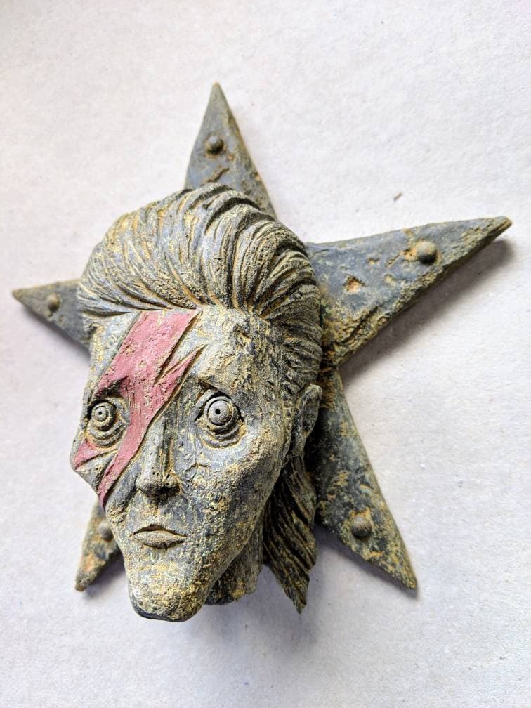 David bowie figurine - Etsy España