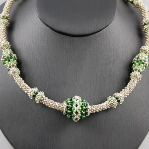 MALIK        Pattern Necklace
