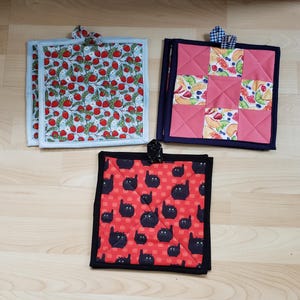 Pot Holder Set, Mug Rug, Hand sewn Quilted patchwork, hot pad, kitchenware