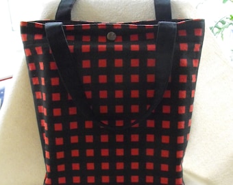 Reusable cloth gift bag, zero waste packaging, hand sewn Christmas/Holiday theme fabric tote bag, Eco friendly, hand sewn bag, snap closure