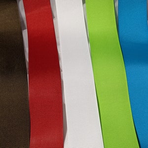Cintas de Grosgrain de 1,5" pulgadas de ancho cortadas a medida, todas las yardas que pidas irán en una pieza consecutiva.
