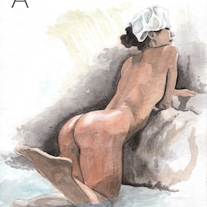 Può includere: Un dipinto ad acquerello di una persona nuda con un asciugamano bianco sulla testa, inginocchiata di spalle allo spettatore. La persona è appoggiata a una roccia e guarda a destra. Il dipinto è realizzato in uno stile realistico e ha una tavolozza di colori morbidi e tenui.
