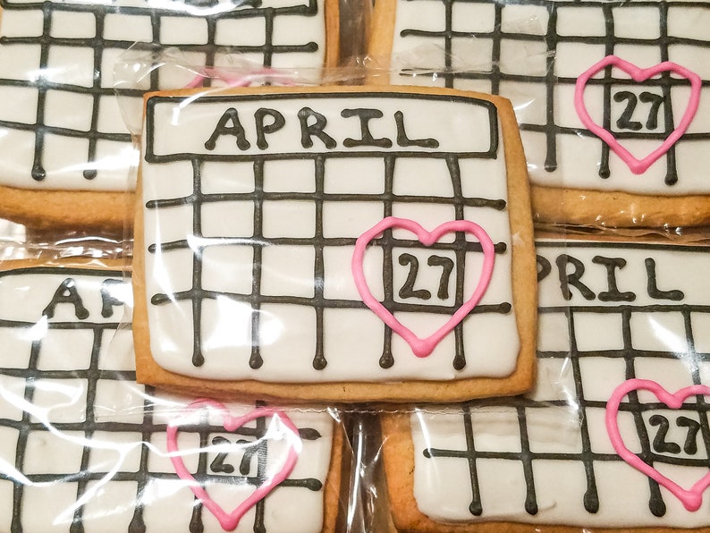 Calendar / Save the Date Cookies 1 dozen image 1