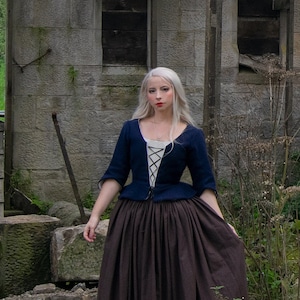 Bodice jacket with reversible front panel, costume renaissance 18 scottish womens wear