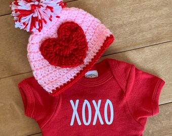 Valentine hat and bodysuit set / crochet valentines hat / Valentine photo shoot newborn