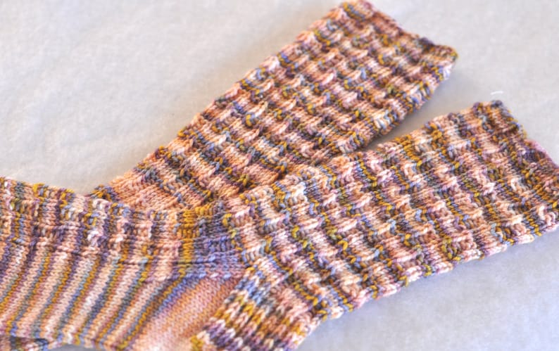 Women/'s Handknit Socks in Sassafras