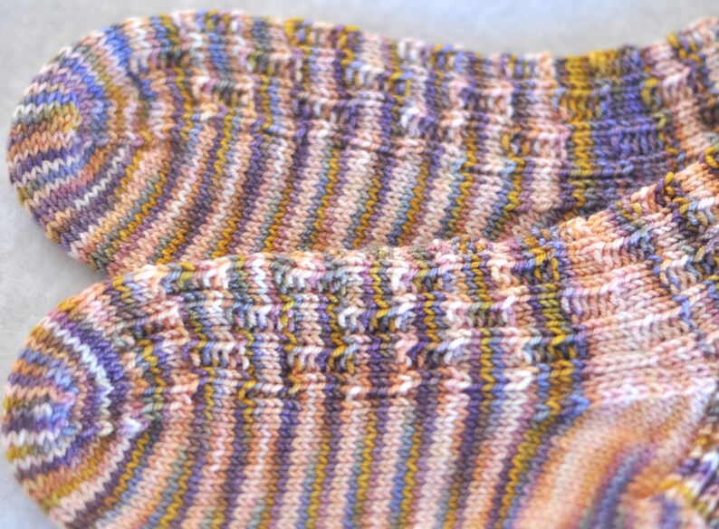 Women/'s Handknit Socks in Sassafras