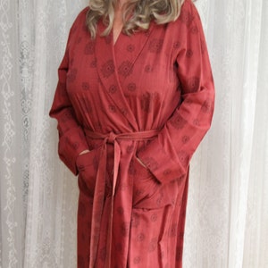 Vintage Unisex Lounging Robe by Golden Needle Manhattan in Size Large With Pockets!