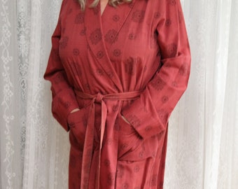 Vintage Unisex Lounging Robe by Golden Needle Manhattan in Size Large With Pockets!