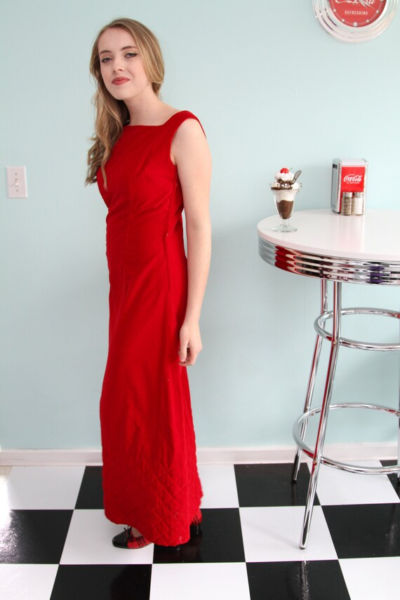 1960's Red Velveteen Maxi Shift Dress with Quilte… - image 4