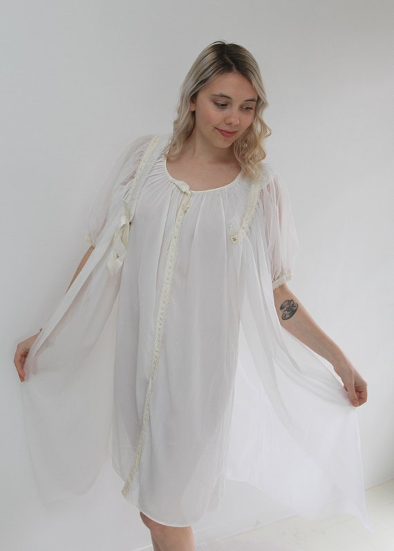 Vintage Nylon Peignoir Set in White - image 9