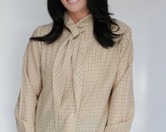 Vintage 1970s Pykettes Women's Botton Front Tie Collar Blouse with Long Sleeves in Size 14