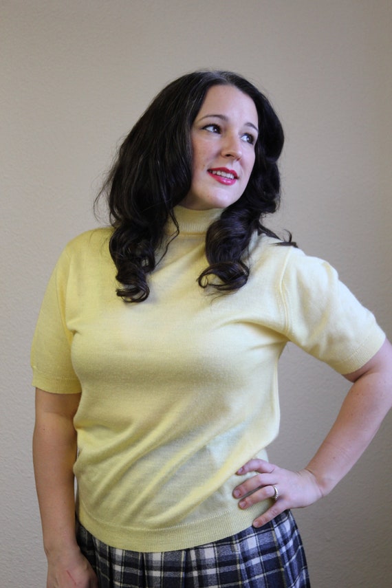 1960's Jersey Knit Short Sleeve Mock Turtleneck Sw