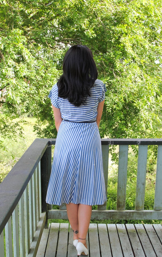 1950's Shirtwaist Classic Striped Cotton Day Dress - image 6