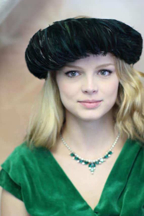 Vintage 1950s Noreen Green Feather Hat Made in USA - Etsy display picture 1