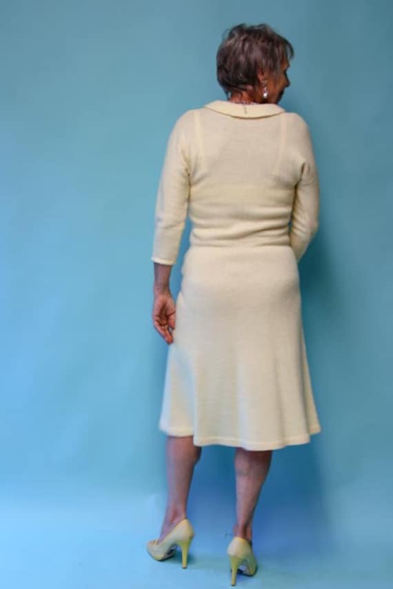 1940's Classic Soft Yellow Knit Wool Dress with S… - image 2