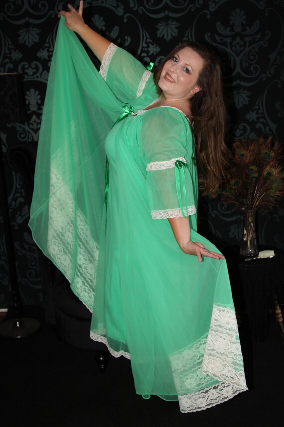 1960's Miss Elaine Peignoir Set in bright green