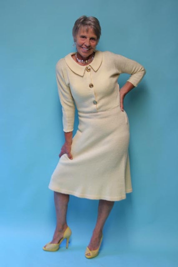 1940's Classic Soft Yellow Knit Wool Dress with S… - image 1