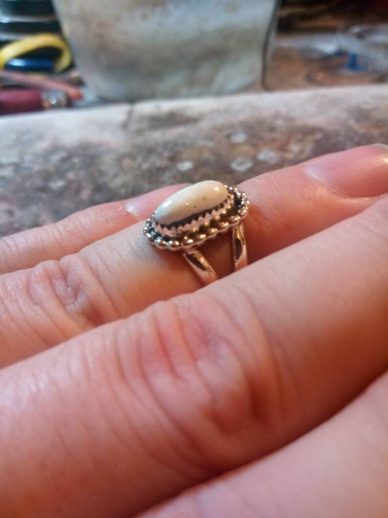 Size 7 Navajo Native American Southwestern sterling silver white buffalo double band silver beads ring