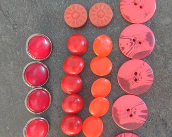 Set of 23 large buttons different sizes