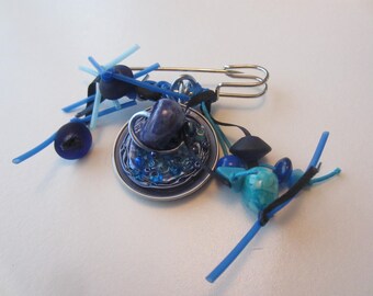 Brooch capsule nespresso blue, blue beads and plastic